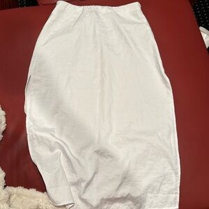 White skirt, two side slits, midi
